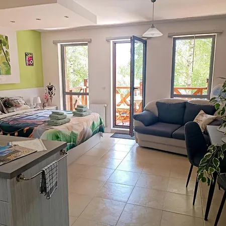 Private At Life Apartment *